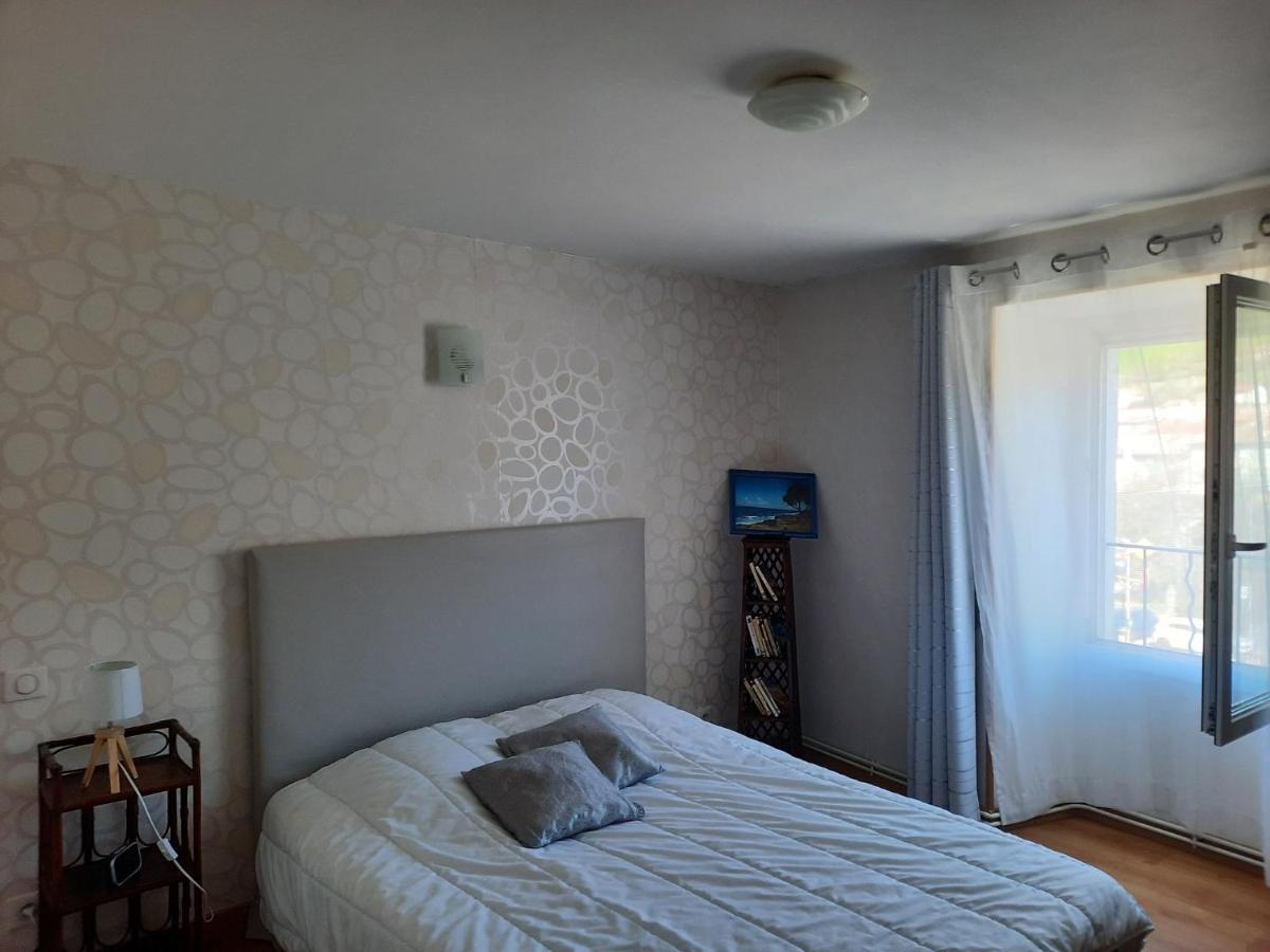 Maison Spacieuse Et Agreable Saint-Georges-de-Luzencon Екстер'єр фото