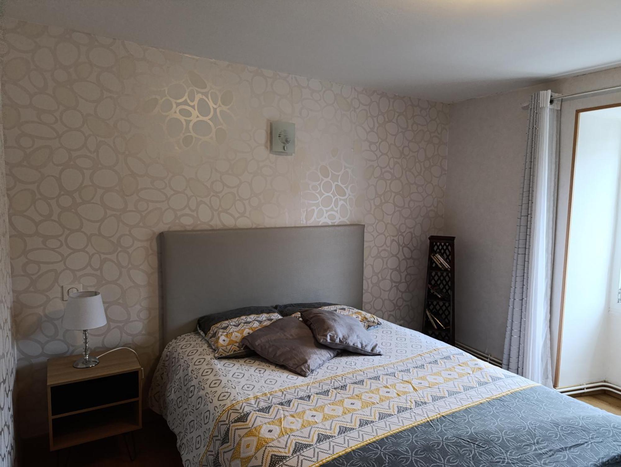 Maison Spacieuse Et Agreable Saint-Georges-de-Luzencon Екстер'єр фото