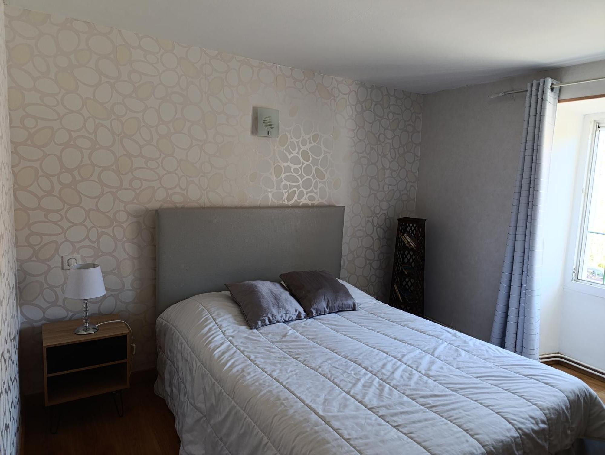 Maison Spacieuse Et Agreable Saint-Georges-de-Luzencon Екстер'єр фото